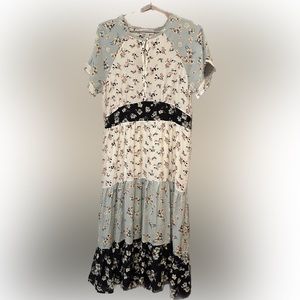 Hayden Los Angeles - Three tiered midi summer dress.